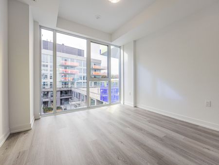 For Lease - 333 Sunseeker Avenue Unit# 428, Innisfil, Ontario - Photo 4