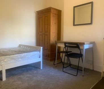 House share to rent - Photo 2