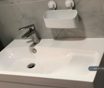 1 bedroom in a house share to rent - Photo 6