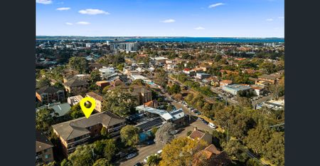 Modern, Central and Perfect for Entertaining - Photo 4