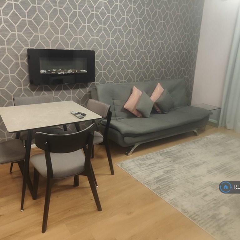 1 bedroom flat to rent - Photo 1