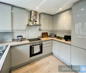 3 bedroom semi-detached house to rent - Photo 5