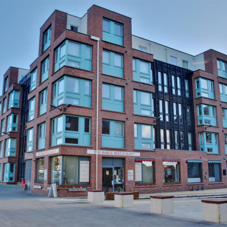 Barge Arm, Gloucester Docks, GL1 - Photo 1