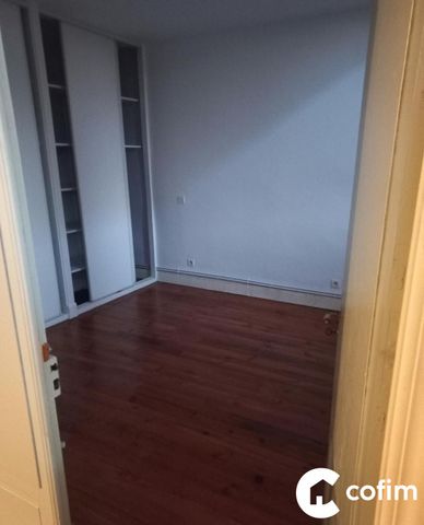 Location Appartement 3 pièces 72m² OLORON STE MARIE 64400 - Photo 3