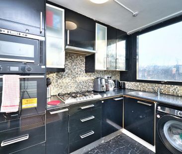 1 bedroom in a flat share to rent - Photo 4