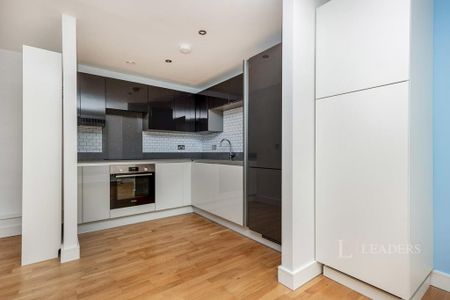 1 bedroom flat to rent - Photo 2