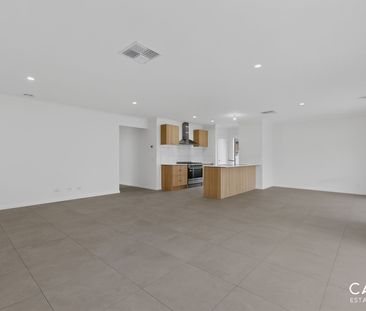 12 Dash Drive, Cranbourne East - Photo 6