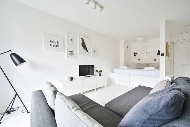 Studio to rent - Photo 1