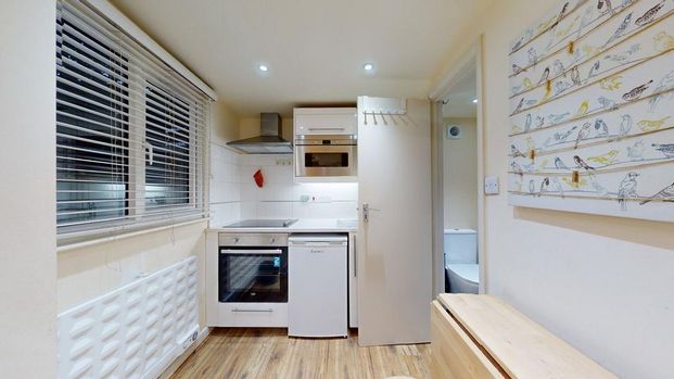Studio to rent - Photo 1