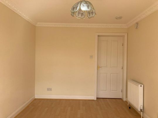 3 bedroom flat to rent - Photo 1