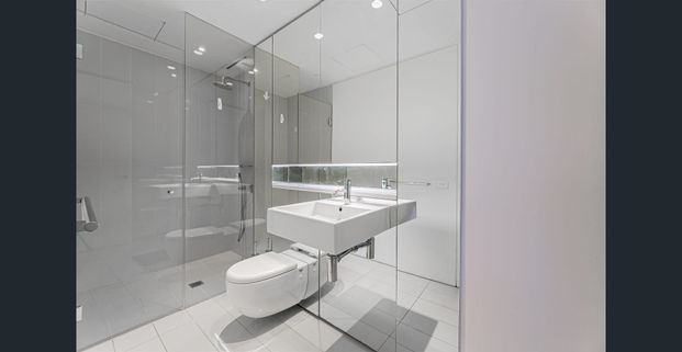 Furnished Modern Studio Apartment in Prime Park Lane Location - Photo 1