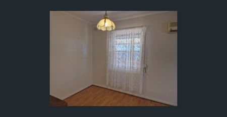 Garden Lovers Family Home! - Photo 4