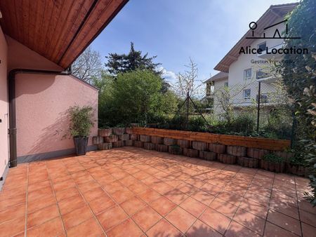 Location Appartement 3 pièces 65m² THONON LES BAINS 74200 - Photo 3