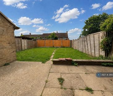 3 bedroom terraced house to rent - Photo 3