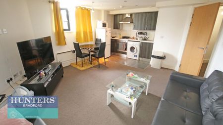 1 bedroom Flat To Let - Photo 2
