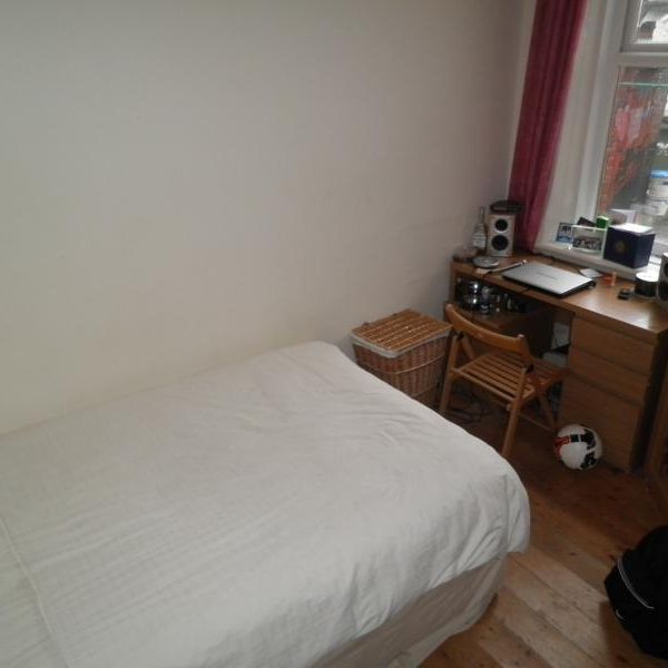 2 Bed Flat Second Avenue - Photo 1