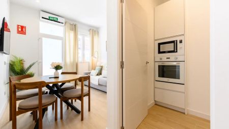 1-bedroom apartment for rent in Valdeacederas, bills included - Foto 3