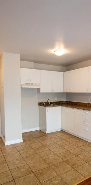 Complexe du Parc | 4 1/2 à Louer | 2 bedrooms apartment for Rent | Sherbrooke - Photo 1