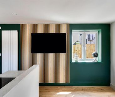 1 bedroom block of apartments to rent - Photo 2