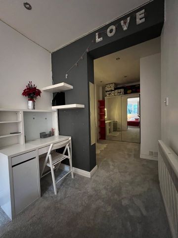 Room in a Shared House, Gorse Rise, SW17 - Photo 3