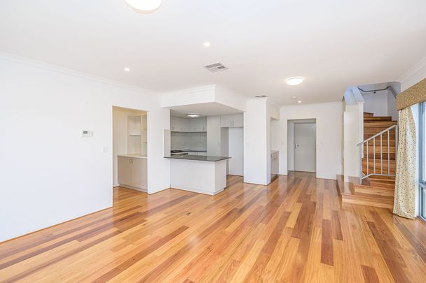 14 Somerset Street, - Photo 1