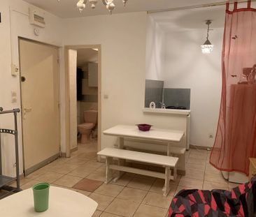 Location Appartement 1 pièce 19m² LA CIOTAT 13600 - Photo 2