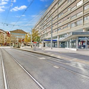Un logement traversant à deux pas de la gare Cornavin - Photo 3