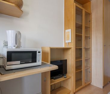 Studio Flat, Claverton Street, SW1V - Photo 6