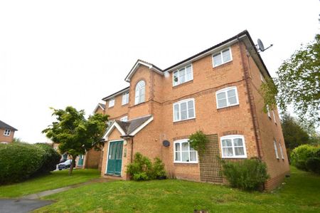 Worcester Gardens, Slough, Berkshire,SL1 - Photo 3