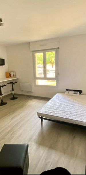 Location Appartement 1 pièce 24m² NIORT 79000 - Photo 1