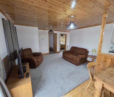 2 bedroom detached bungalow to rent - Photo 2