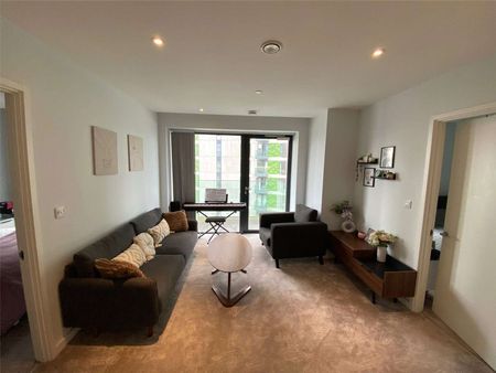 Available August | Fully Furnished | Two Double Bedroom | Two Bathrooms | 24 Hour Concierge, On-site Gym and Other Luxury Facilities - Photo 2
