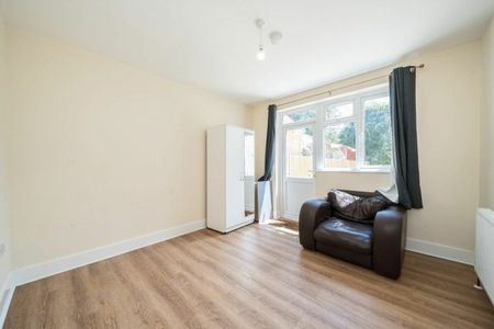 London Road, Isleworth, TW7 - Photo 2