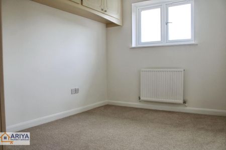 4 bedroom detached house to rent - Photo 2