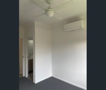 Fresh, Modern & Perfectly Positioned - Photo 3