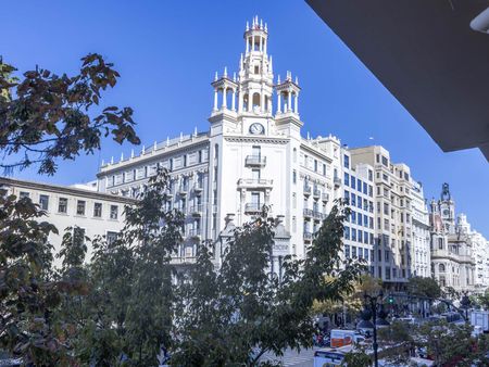 Excellent 4-bedroom apartment with 6 m² terrace for rent in Sant Francesc, Valencia - Foto 5