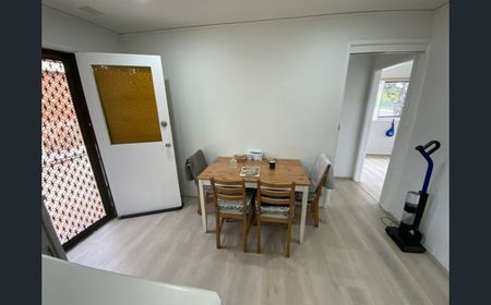 Modern Family Home in Bradbury, NSW - Spacious and Comfortable - Photo 4