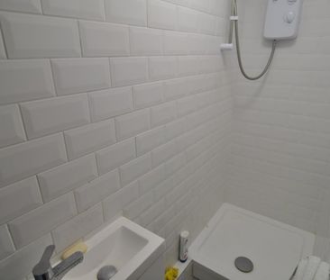 1 bed Apartment - To Let - Photo 4