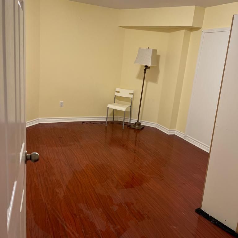 For Lease - 5450 Glen Erin Drive Unit# Basement, Mississauga, Ontario - Photo 1