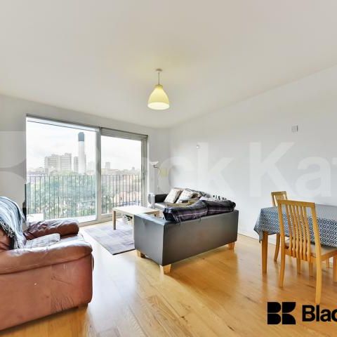 24 hour concierge, roof terrace, parking & inclusive of water rates - Photo 1