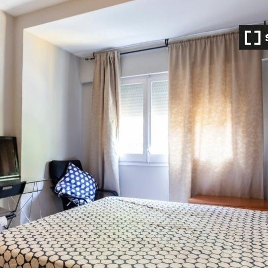 barcelona, Catalonia 08026 - Photo 1