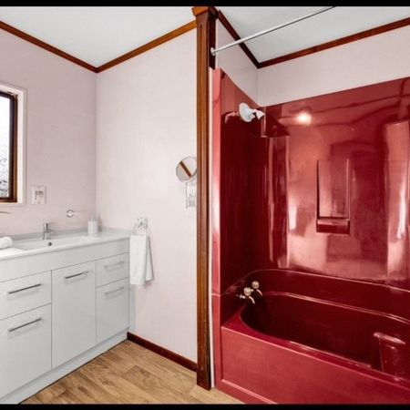 Charming 2BR Unit in Merrilands - Photo 4