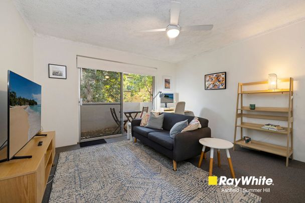 Furnished Leafy Parkside Comfort with Private Balcony! - Photo 1