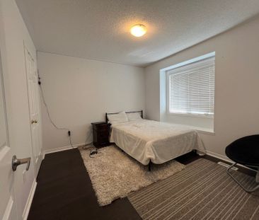 For Lease - 44 Lewis Honey Drive Unit# #Upper, Aurora, Ontario - Photo 2