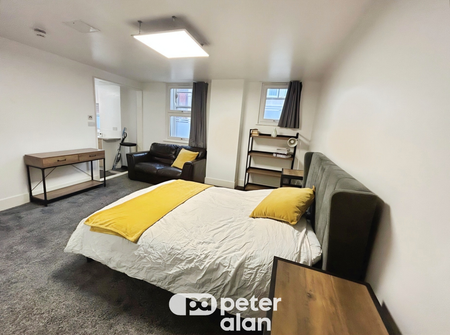 High Street, MERTHYR TYDFIL - Photo 3