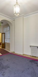 location Appartement T5 DE 131.15m² À PARIS - Photo 4