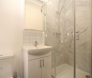 1 bedroom in a house share to rent - Photo 6