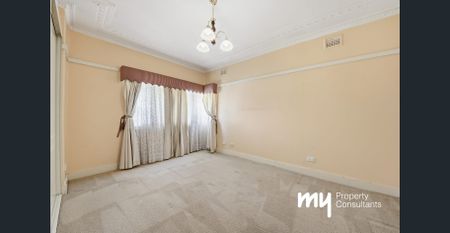 Storybook Cottage in Camden - Photo 3