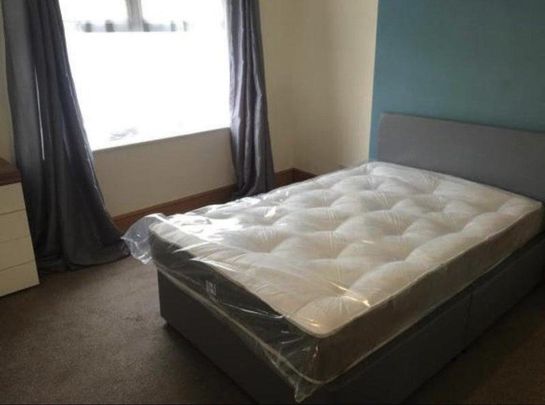 Belvoir Road, Coalville - Photo 1