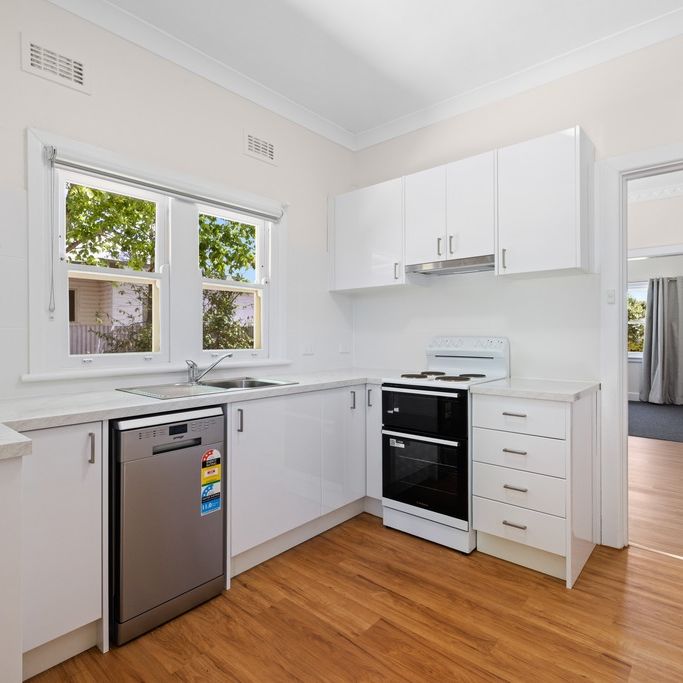 38 Leonard Street, Wodonga VIC 3690 - House For Rent | Domain - Photo 1